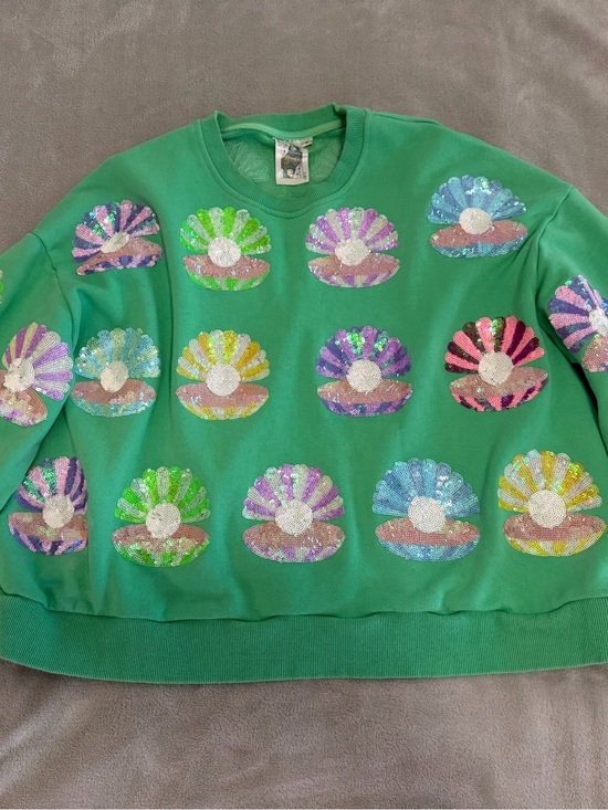 QUEEN OF SPARKLES Tops - QUEEN OF SPARKLES Green Sequin Shell Sweatshirt